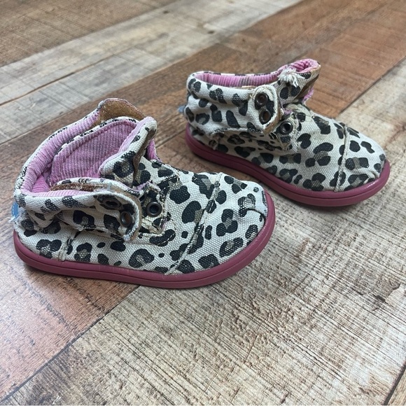 Toms T6 Toddler 6 Animal Print Ankle Boots Booties Slip On Fall Winter - Picture 1 of 8